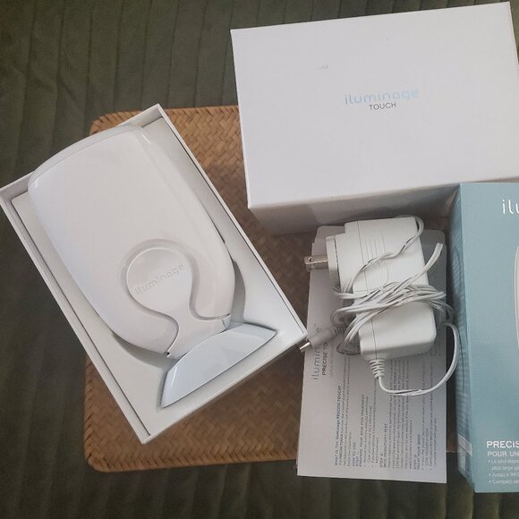 Iluminage Precise Touch - Hair Removal Device DAMAGED - Picture 2 of 7